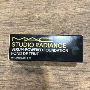 Serum-powered foundation